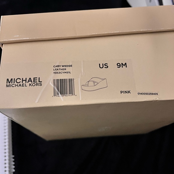 Michael Kors Cary leather wedge sandal - Picture 7 of 7